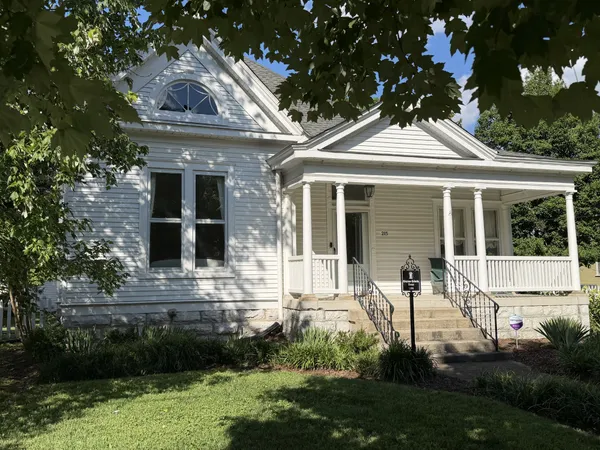 $2,850,000 | 215 4th Avenue South, Franklin, TN 37064