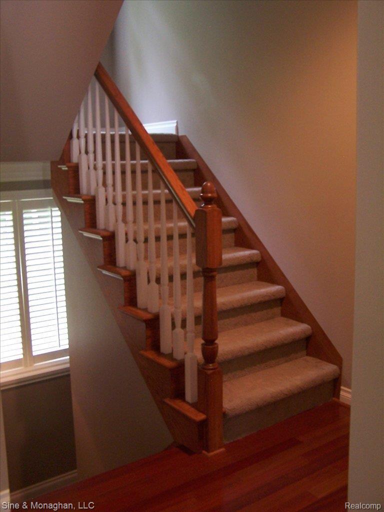 8299 Morrow Road Algonac, MI 48001 - Photo 4 of 20 2a stairway