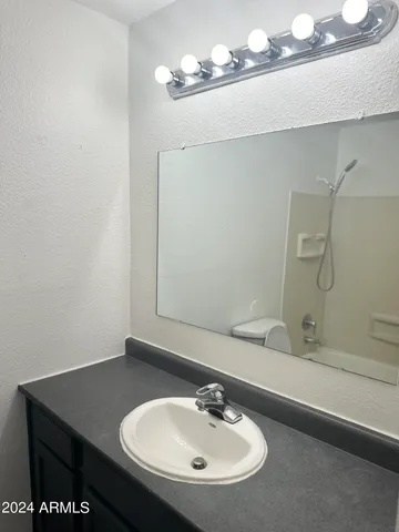 $1,095 | 424 West Brown Road, Unit 140, Mesa, AZ 85201