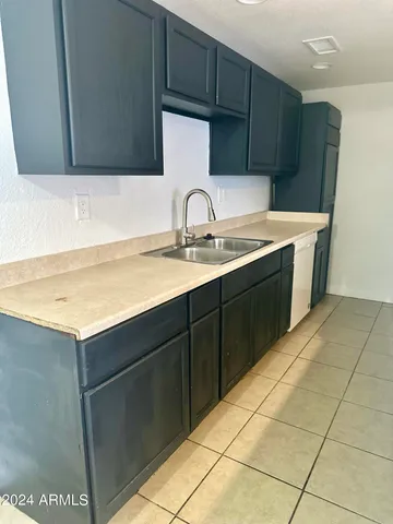 $1,095 | 424 West Brown Road, Unit 140, Mesa, AZ 85201