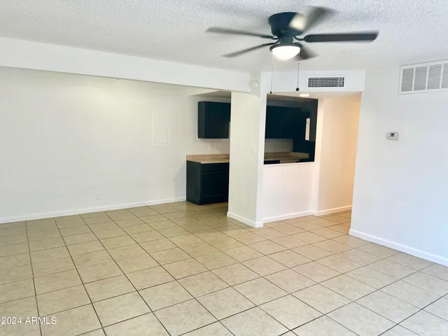 $1,095 | 424 West Brown Road, Unit 140, Mesa, AZ 85201