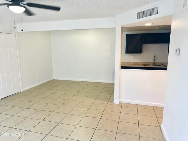 $1,095 | 424 West Brown Road, Unit 140, Mesa, AZ 85201