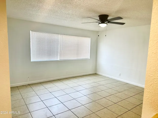 $1,095 | 424 West Brown Road, Unit 140, Mesa, AZ 85201