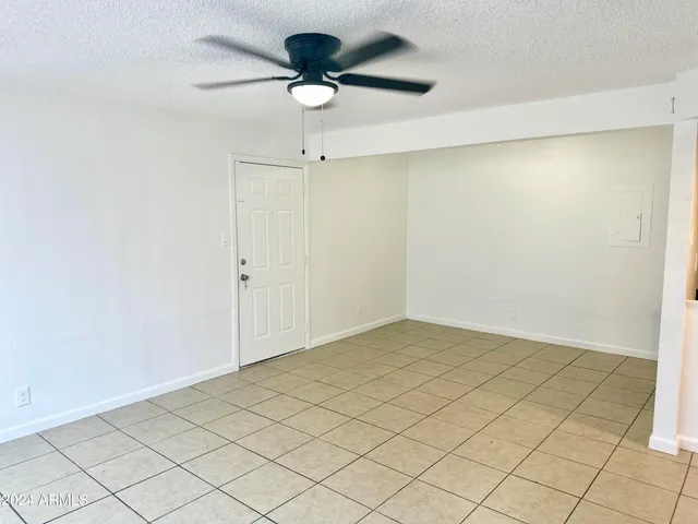 $1,095 | 424 West Brown Road, Unit 140, Mesa, AZ 85201