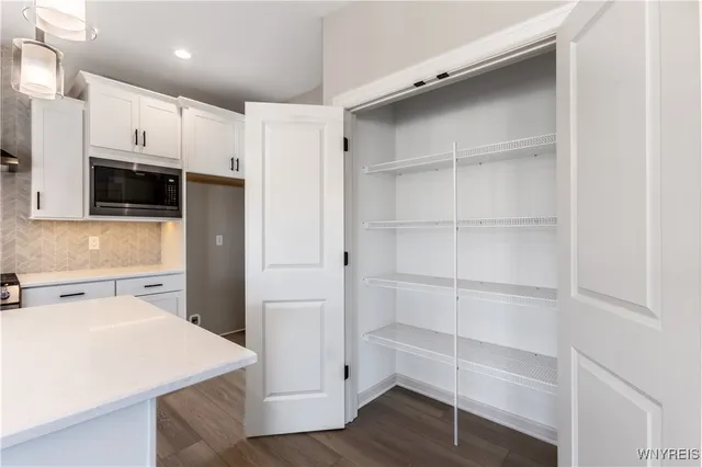 $619,900 | 5151 Bridle Path Lane, Lewiston, NY 14092