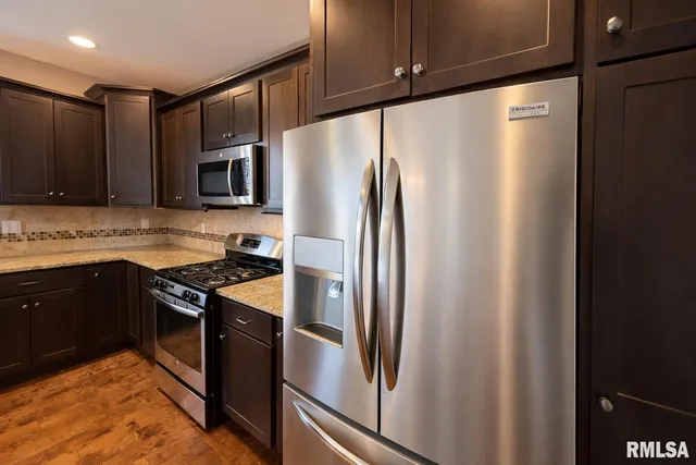 $509,900 | 6305 West Clairemont Court, Edwards, IL 61528