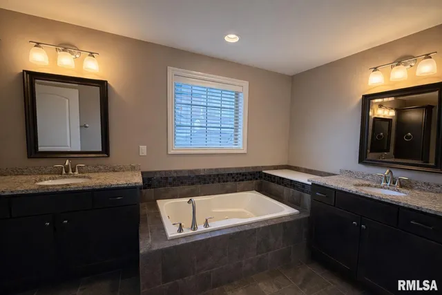 $509,900 | 6305 West Clairemont Court, Edwards, IL 61528