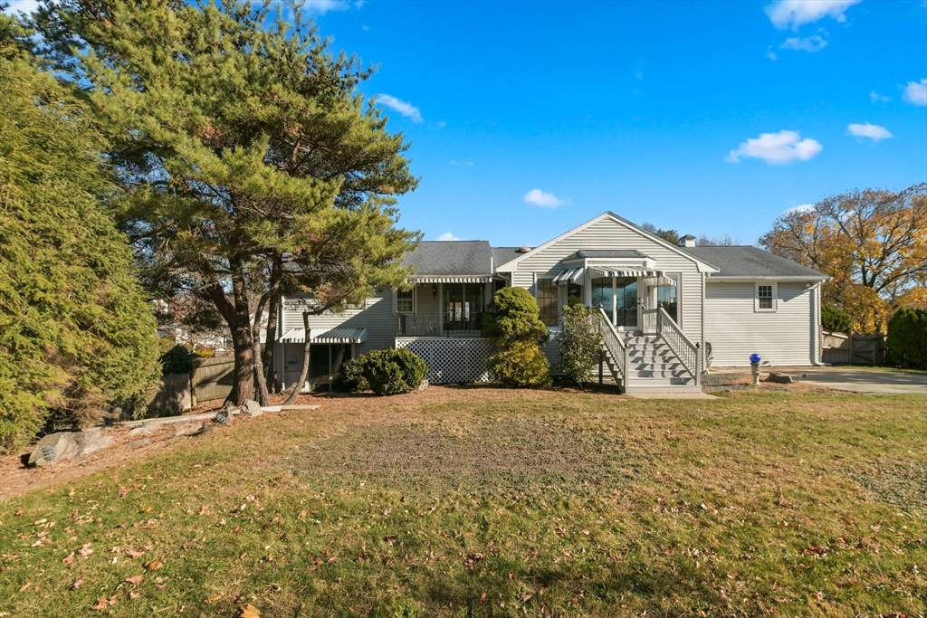72 Stivaletta Drive Dedham, MA 02026 - Photo 9 of 38