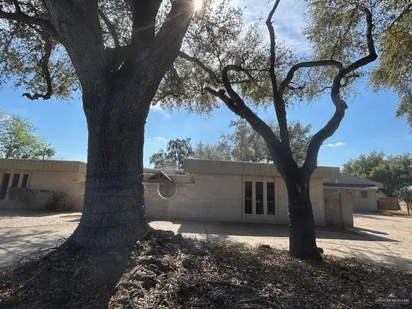 $2,200 | 1416 Grovewood Avenue, Mission, TX 78572