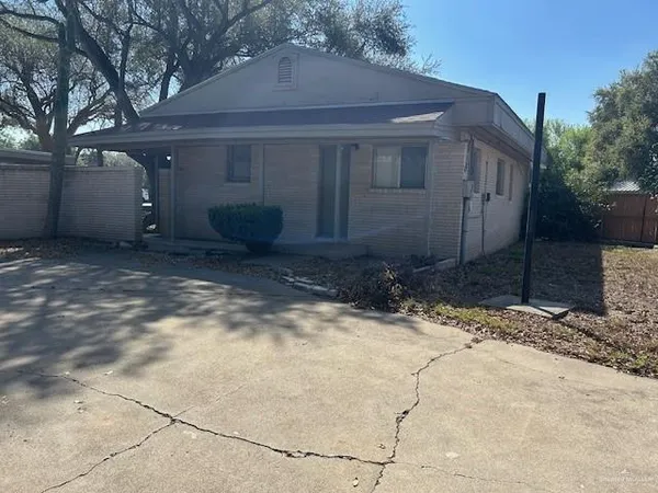 $2,200 | 1416 Grovewood Avenue, Mission, TX 78572