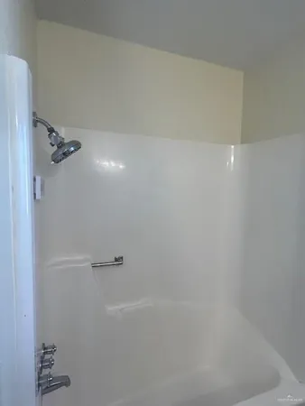 $2,200 | 1416 Grovewood Avenue, Mission, TX 78572