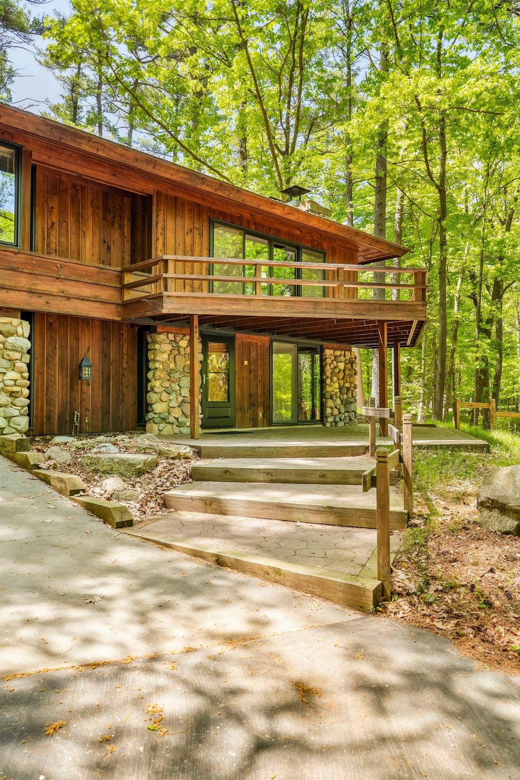 329 Timberlake Road Wilson, WI 53081 - Photo 5 of 57