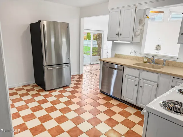 $289,900 | 138 Van Schoick Avenue, Albany, NY 12209