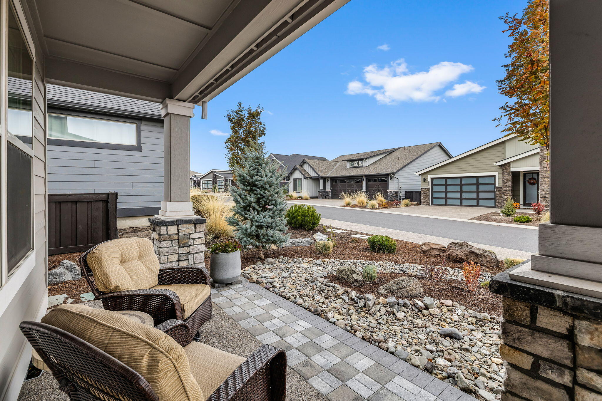 3043 Northwest Hidden Rdg Drive Bend, OR 97703 - Photo 3 of 56