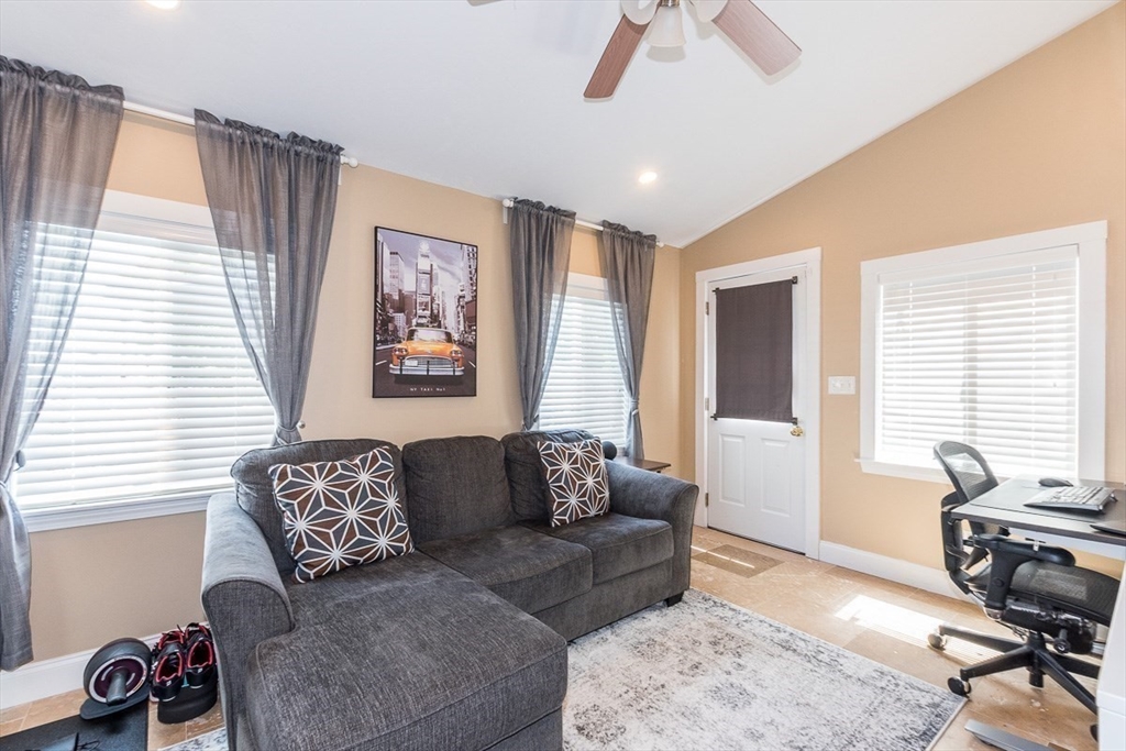 83 Saunders Road Norwood, MA 02062 - Photo 11 of 24