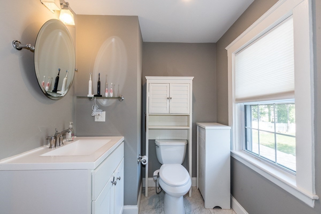 83 Saunders Road Norwood, MA 02062 - Photo 18 of 24