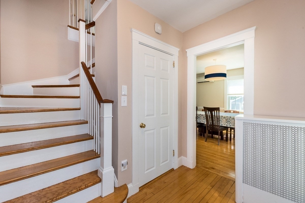 83 Saunders Road Norwood, MA 02062 - Photo 4 of 24