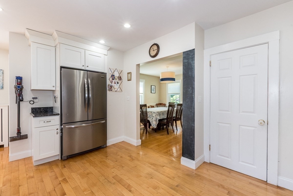 83 Saunders Road Norwood, MA 02062 - Photo 8 of 24