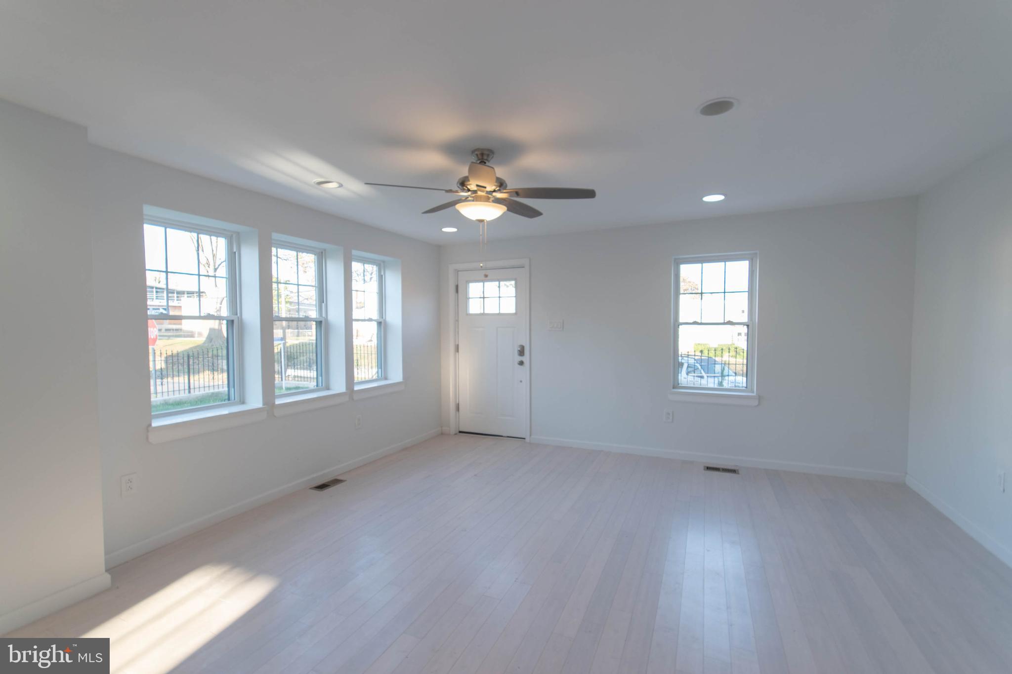 4216 Welsh Road Philadelphia, PA 19136 - Photo 3 of 24