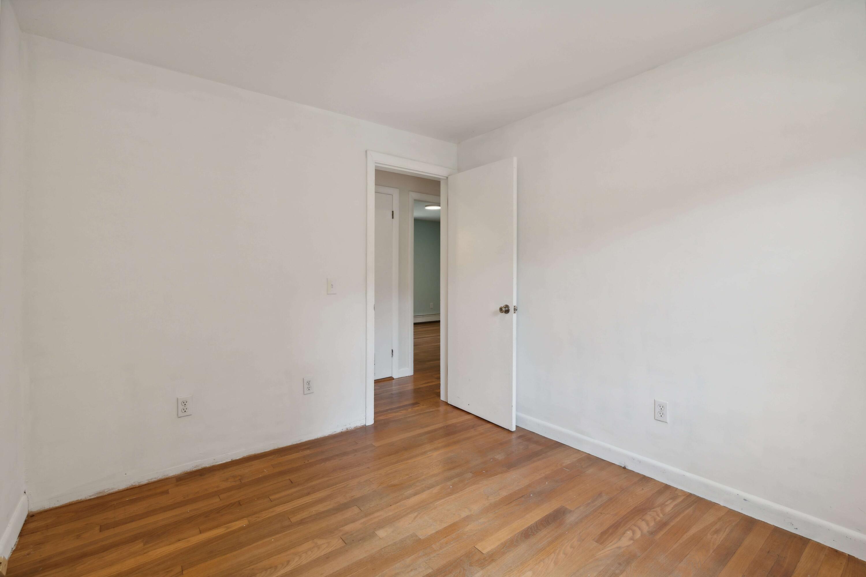 18 North Harbor Cemetery Road Friendship, ME 04547 - Photo 24 of 55 bedroom 1 facing hall