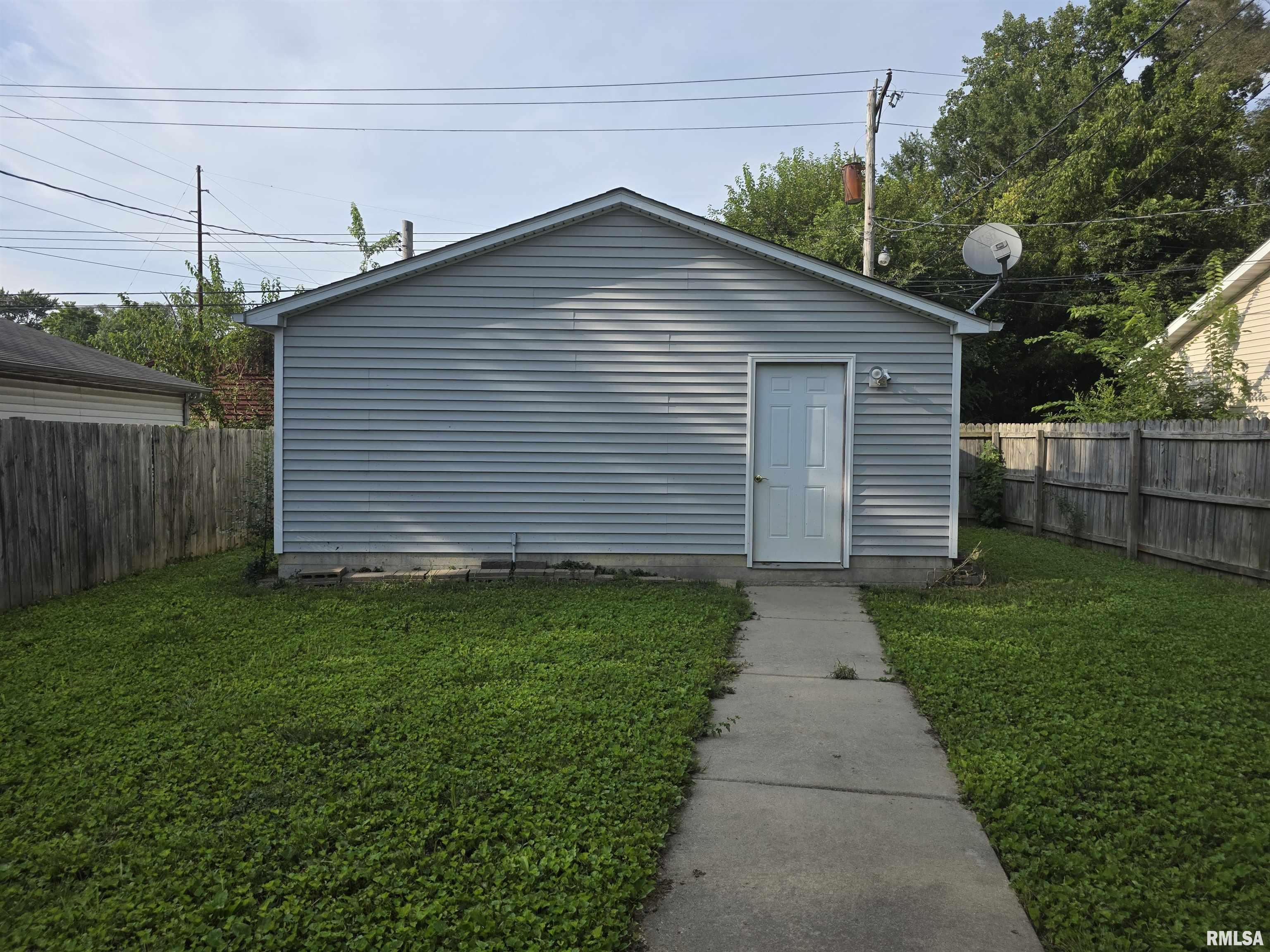 1405 East Edwards Street Springfield, IL 62703 - Photo 4 of 25 Gallery Image 4
