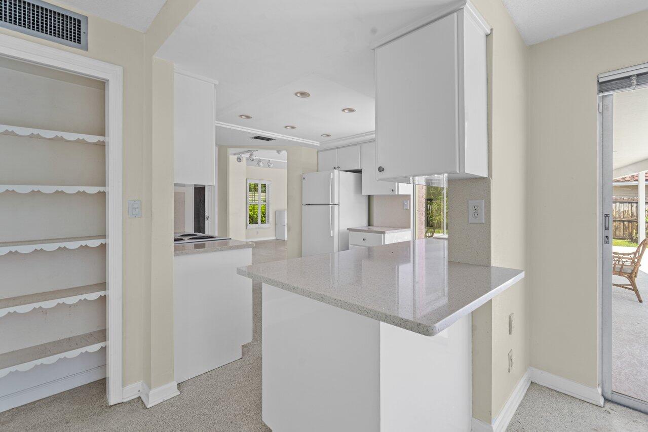 1174 Southwest 5th Street Boca Raton, FL 33486 - Photo 8 of 29 010-1174Southwest5thStreet-BocaRaton-FL-