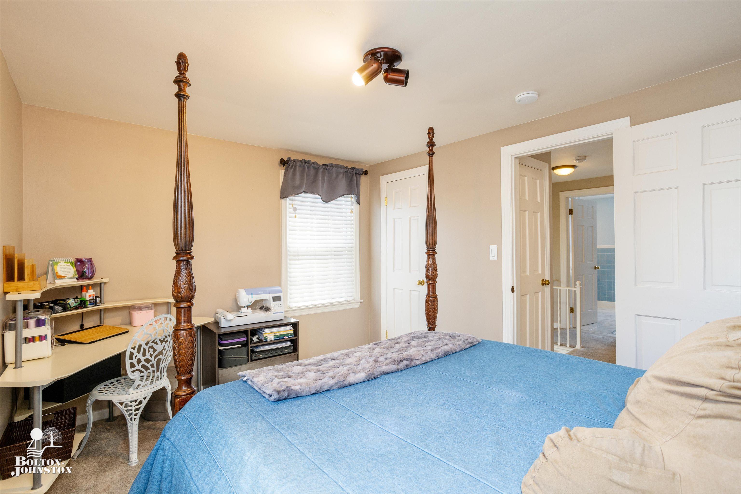 454 Fisher Road Grosse Pointe, MI 48230 - Photo 26 of 41 50135331-dd0dd977-ec11-4813-b0ab-32a7215538e5.JPG