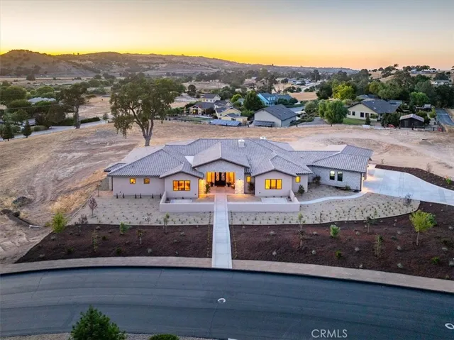 $2,800,000 | 1410 Fire Rock Loop, Templeton, CA 93465