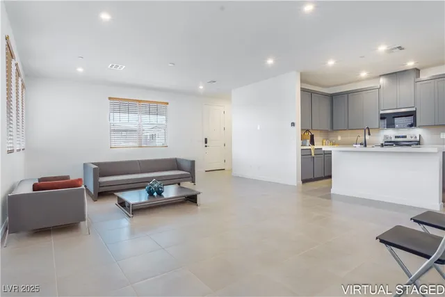 $2,100 | 188 Vanhoy Avenue, Henderson, NV 89011