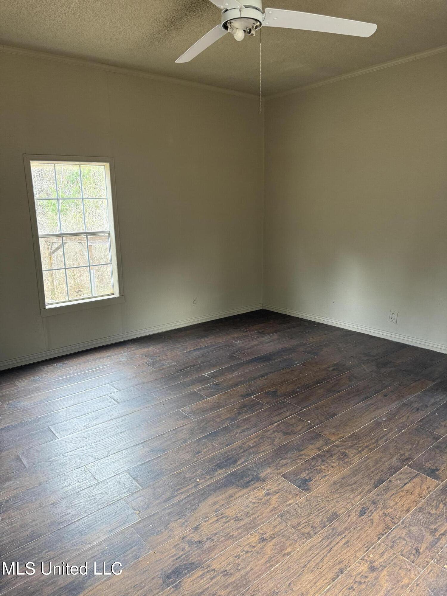 3174 West Topisaw North Ruth, MS 39662 - Photo 2 of 11 Living Room