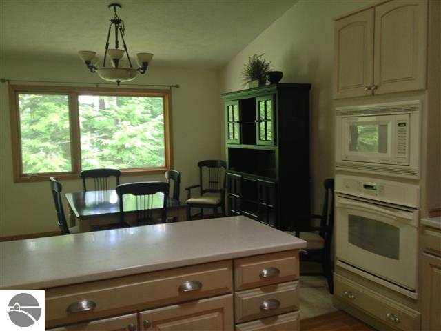 263 Red Fox Ridge Traverse City, MI 49686 - Photo 7 of 21 1746640-6.JPG