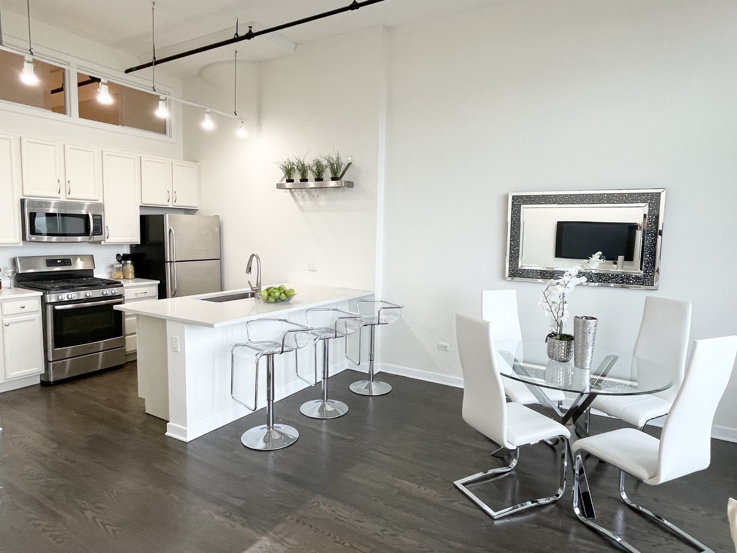 1224 West Van Buren Street, Unit 604 Chicago, IL 60607 - Photo 6 of 18