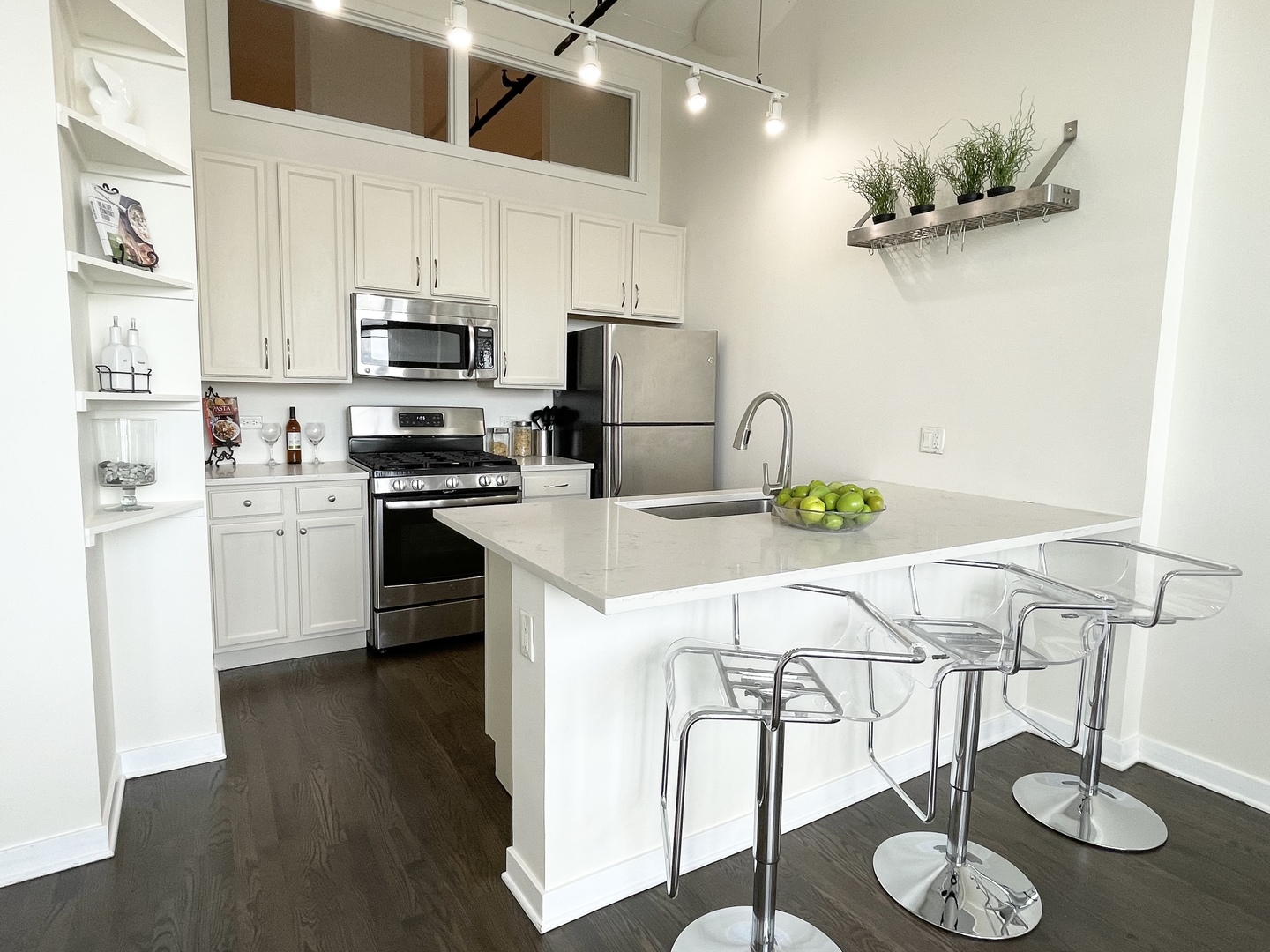 1224 West Van Buren Street, Unit 604 Chicago, IL 60607 - Photo 7 of 18