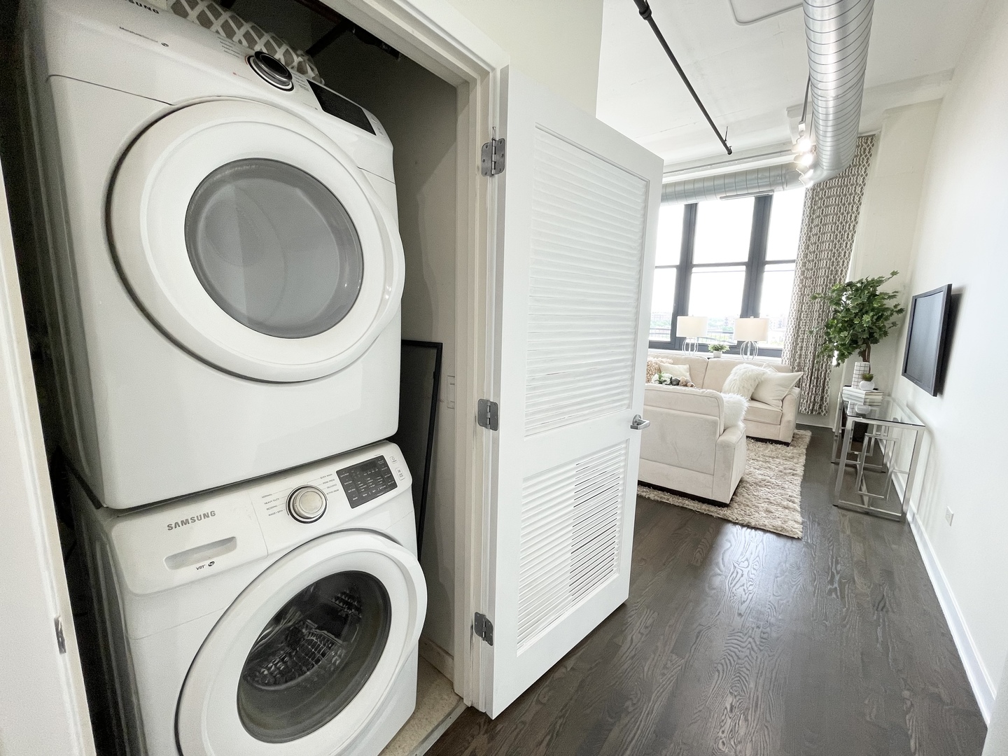 1224 West Van Buren Street, Unit 604 Chicago, IL 60607 - Photo 9 of 18