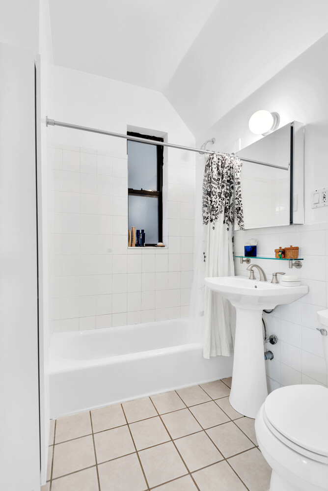 993 Amsterdam Avenue, Unit 4B Manhattan, NY 10025 - Photo 7 of 9