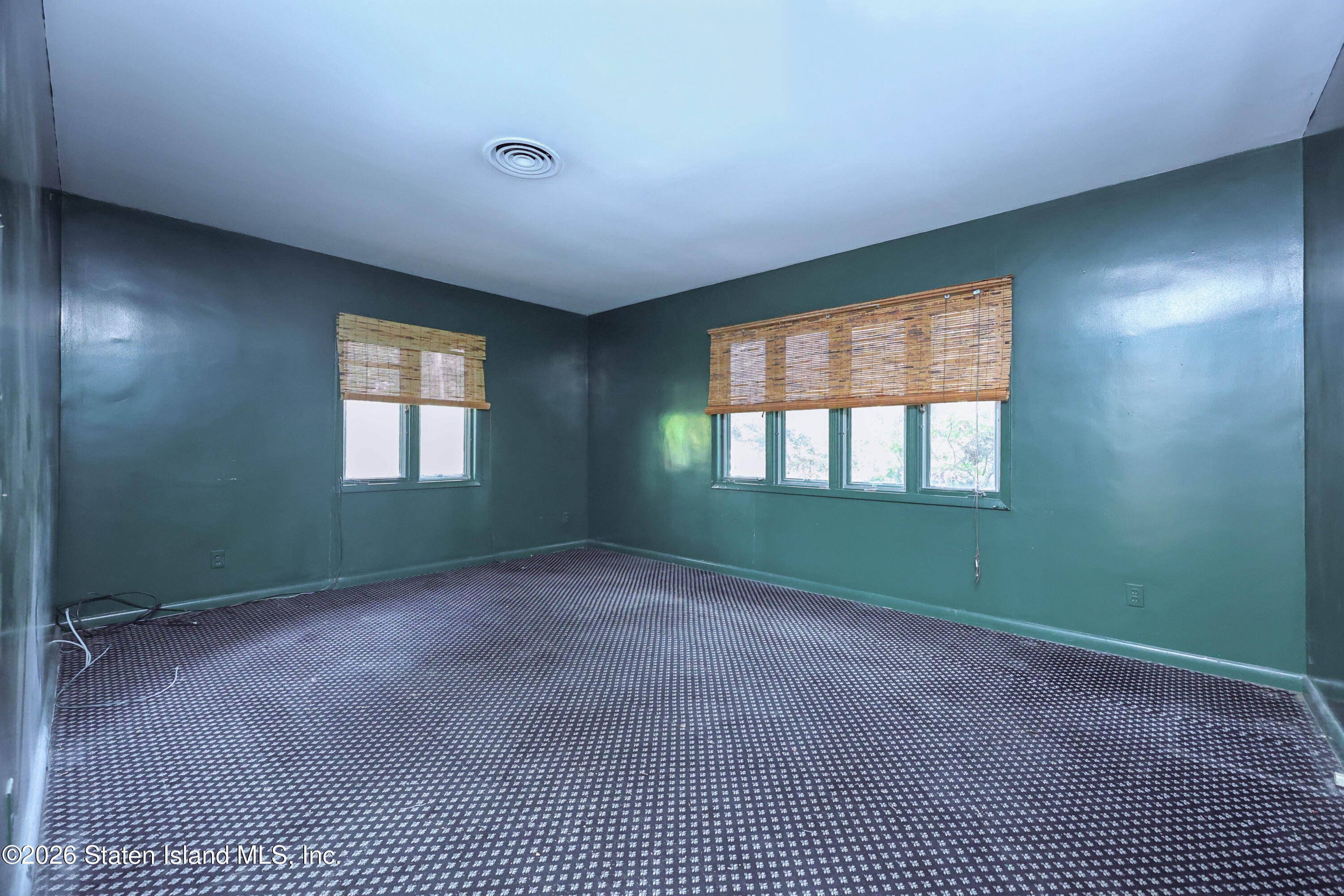 260 Douglas Road Staten Island, NY 10304 - Photo 8 of 16 IMG_4503
