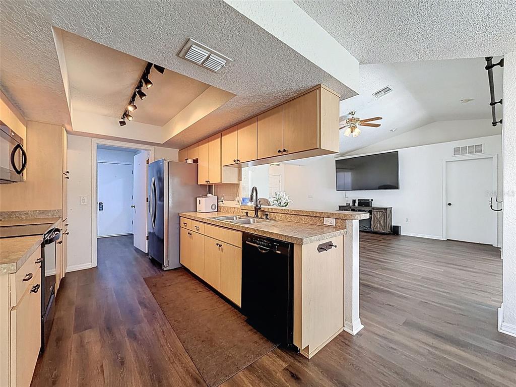 7221 Nightwalker Road Weeki Wachee, FL 34613 - Photo 16 of 50