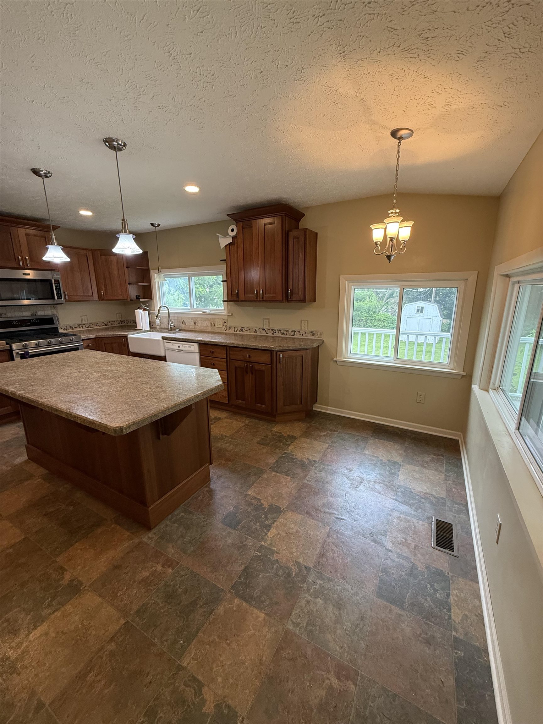 414 North Maple Street Ithaca, MI 48847 - Photo 22 of 39 1947335-dde9fe2b-91a4-448a-88ee-ed97525d4b47.JPG