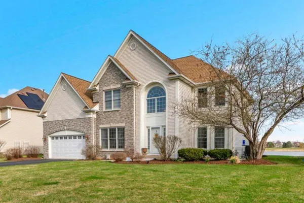 $635,000 | 415 Mallard Point Drive, North Aurora, IL 60542