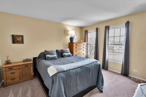 $635,000 | 415 Mallard Point Drive, North Aurora, IL 60542