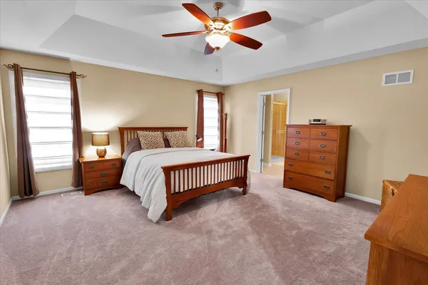 $635,000 | 415 Mallard Point Drive, North Aurora, IL 60542