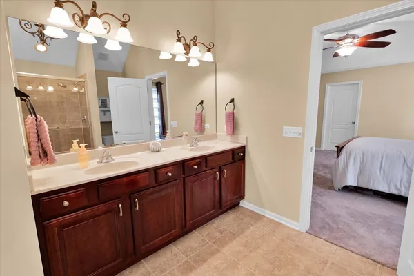 $635,000 | 415 Mallard Point Drive, North Aurora, IL 60542