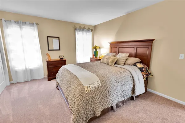 $635,000 | 415 Mallard Point Drive, North Aurora, IL 60542