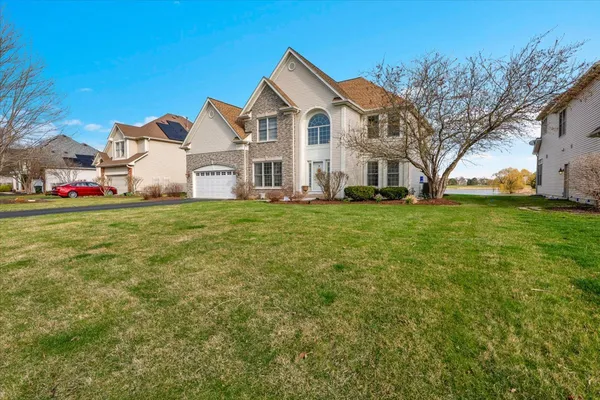 $635,000 | 415 Mallard Point Drive, North Aurora, IL 60542