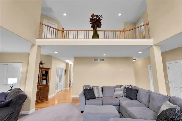 $635,000 | 415 Mallard Point Drive, North Aurora, IL 60542