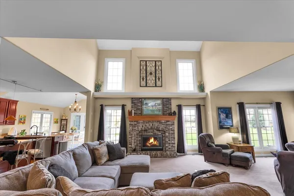 $635,000 | 415 Mallard Point Drive, North Aurora, IL 60542