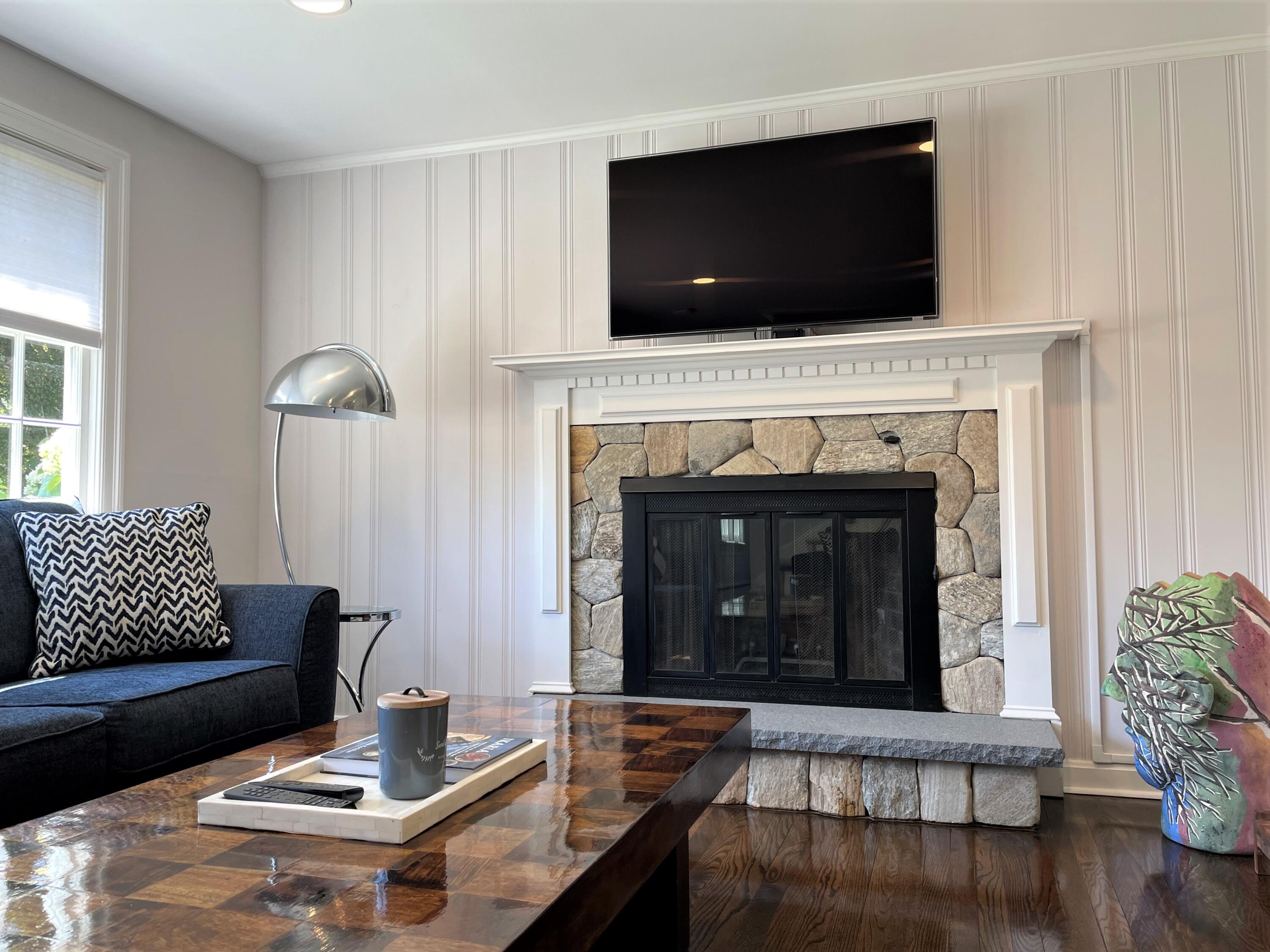 696 Queen Anne Road Harwich, MA 02645 - Photo 6 of 47 IMG_3098