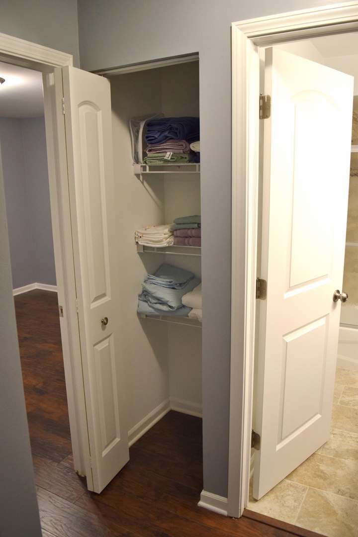 1905 West Golf Road, Unit 1A Mount Prospect, IL 60056 - Photo 18 of 24 a view of walk in closet with empty racks