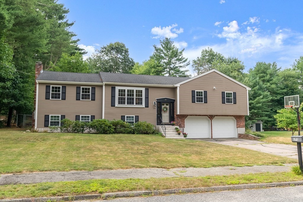 171 David Road Franklin, MA 02038 - Photo 1 of 37 Gallery Image 1