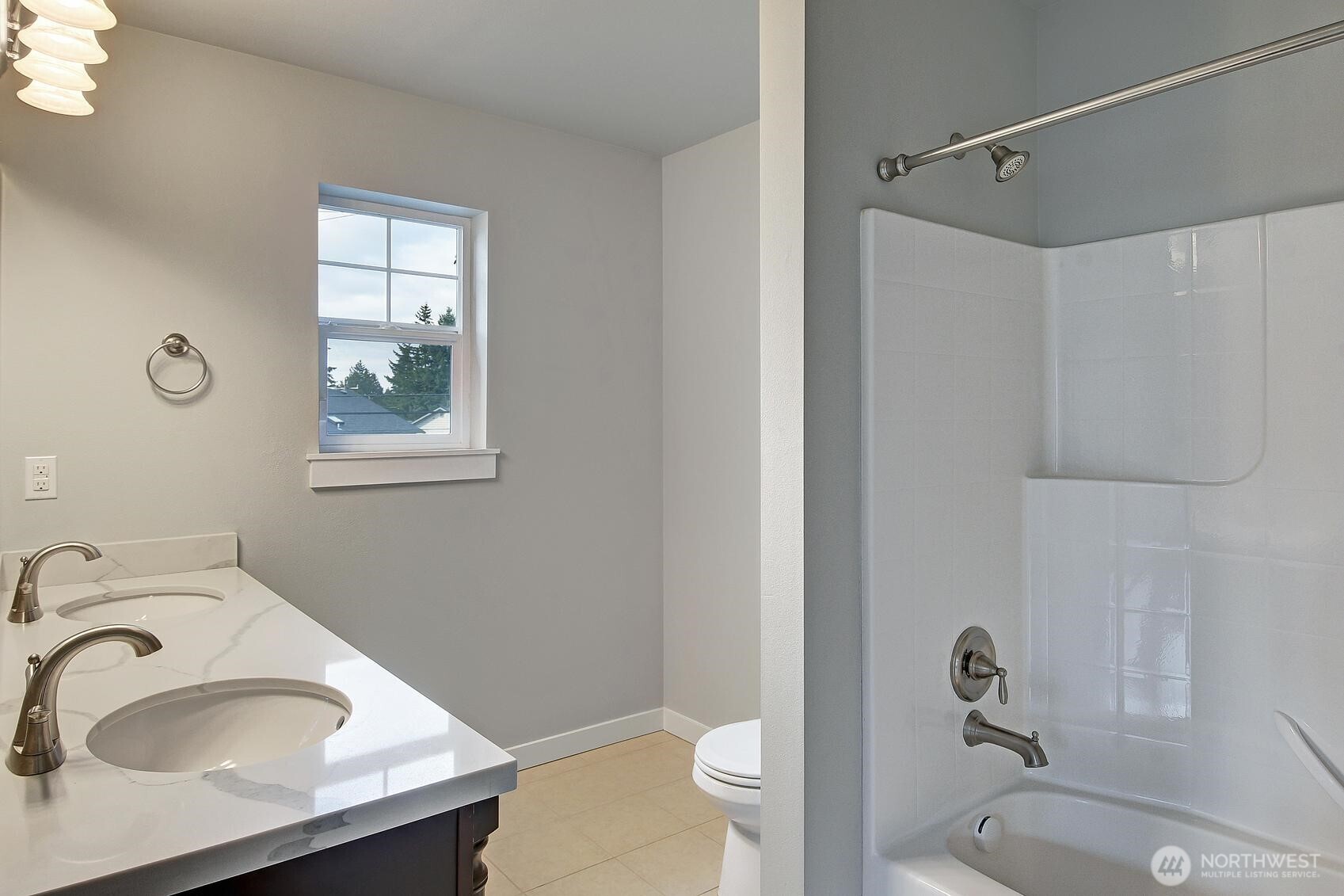 12206 Densmore Avenue North Seattle, WA 98133 - Photo 18 of 23